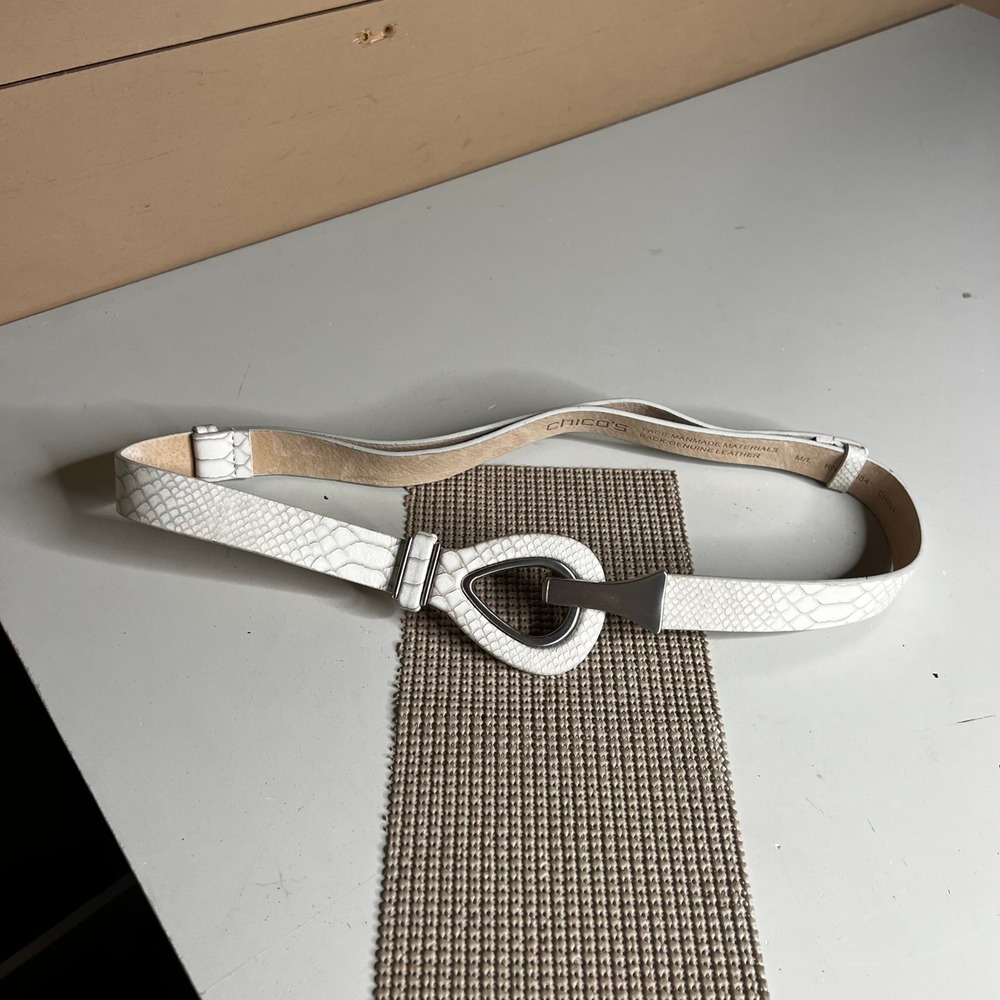 Chicos White Snakeskin Embossed Belt Silver Teardrop Buckle M/L Genuine Leather